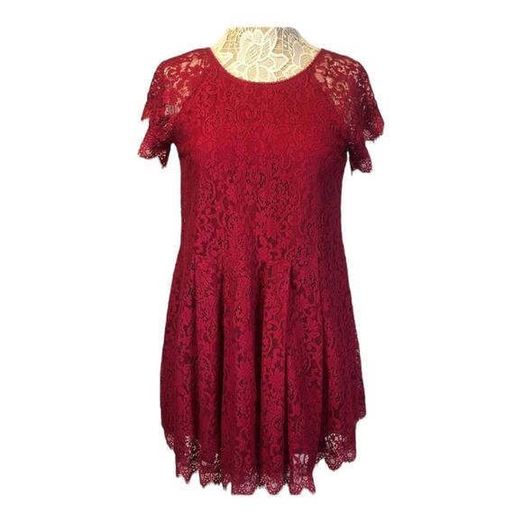 Free people lace magenta dress with open back, scalloped sleeves and hem size XS - Picture 3 of 13